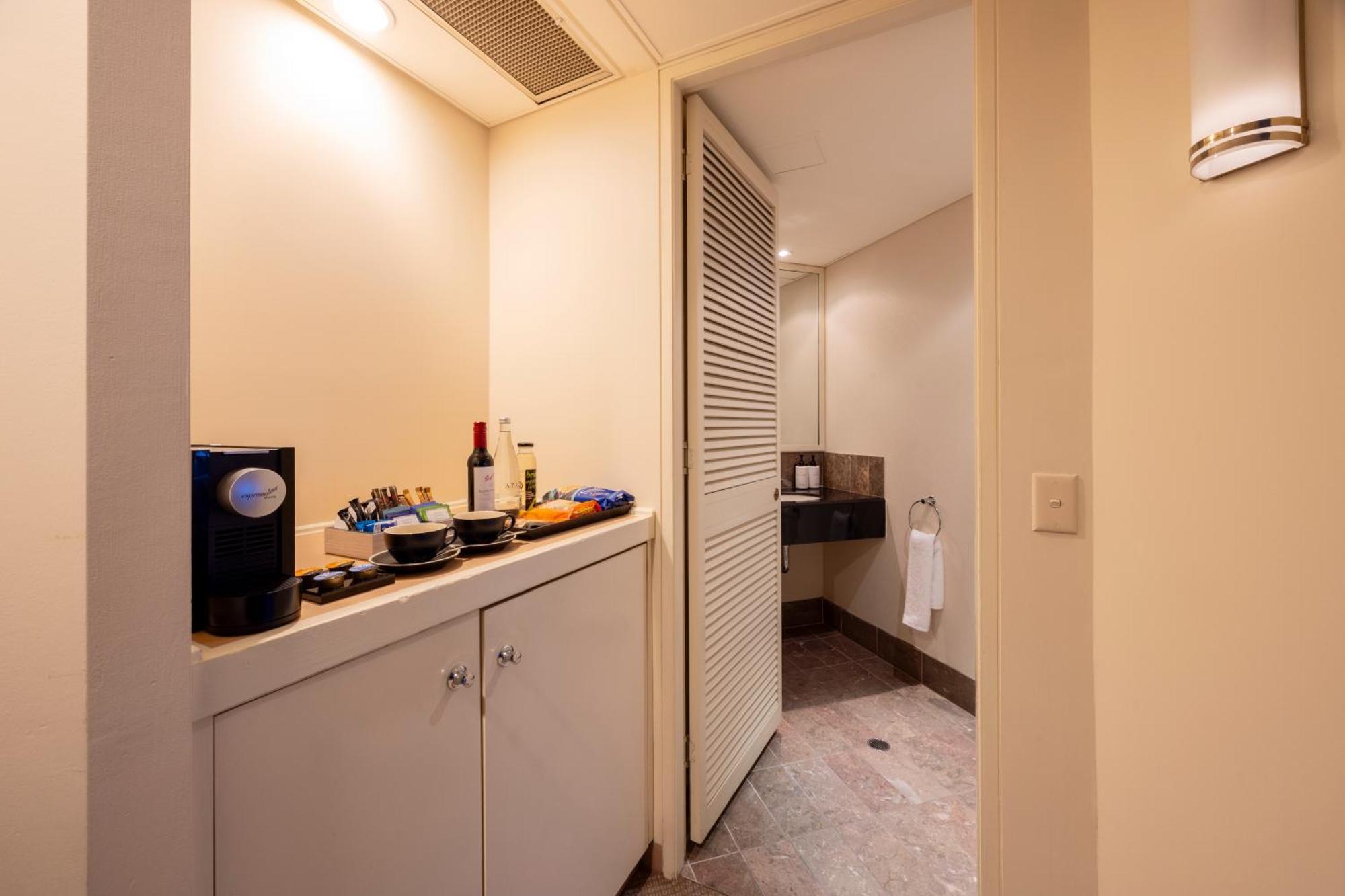 Intercontinental By Ihg Hotel Adelaide